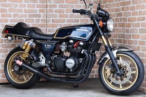 KAWASAKI ゼファー750 外装　値下げしました ゼファー750 外装のYahoo!オークション(旧ヤフオク!)の相場・価格を
