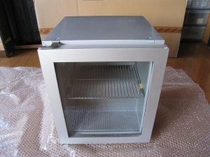 中古 Red Bull ガラス扉冷蔵庫 ビジネスニーズに応える信頼性の高い