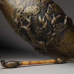 時代 煙管 キセル 銘入り 竹煙管 約29.5cm 共箱付 骨董 喫煙具 古道具 品】 時代喫煙具 竹羅宇 富士 鷹 彫喧嘩煙管 キセル 金工作品 喫煙