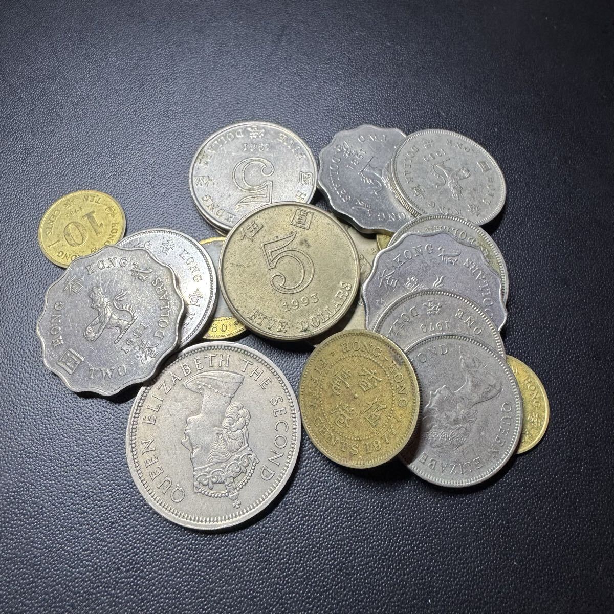 香港　新硬貨　2ドル　650枚　波型　まとめ売り 香港 2ドルの値段と価格推移は？｜34件の売買データから香港 2ドルの