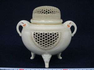 薩摩焼 玉陶山 花瓶 尾前与次郎作 玉陶山 薩摩の値段と価格推移は？｜3件の売買データから玉陶山 薩摩の
