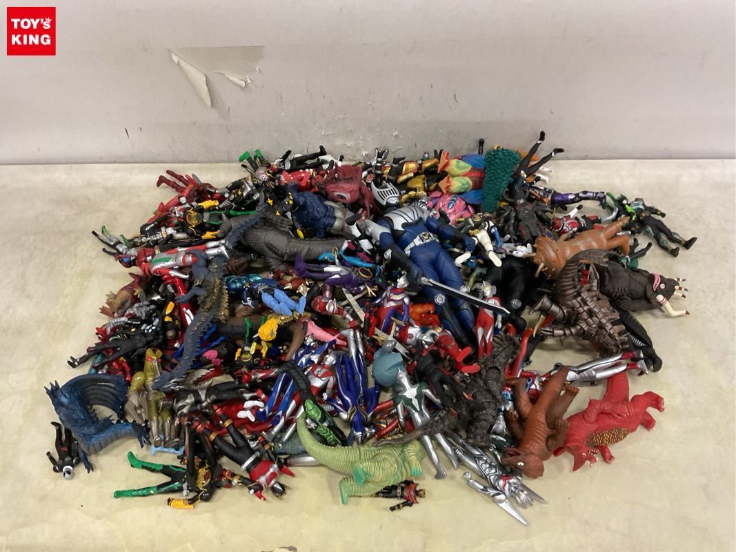 ウルトラマンティガ　怪獣ソフビ　まとめ売り ウルトラマンティガ ソフビの値段と価格推移は？｜96件の売買データ