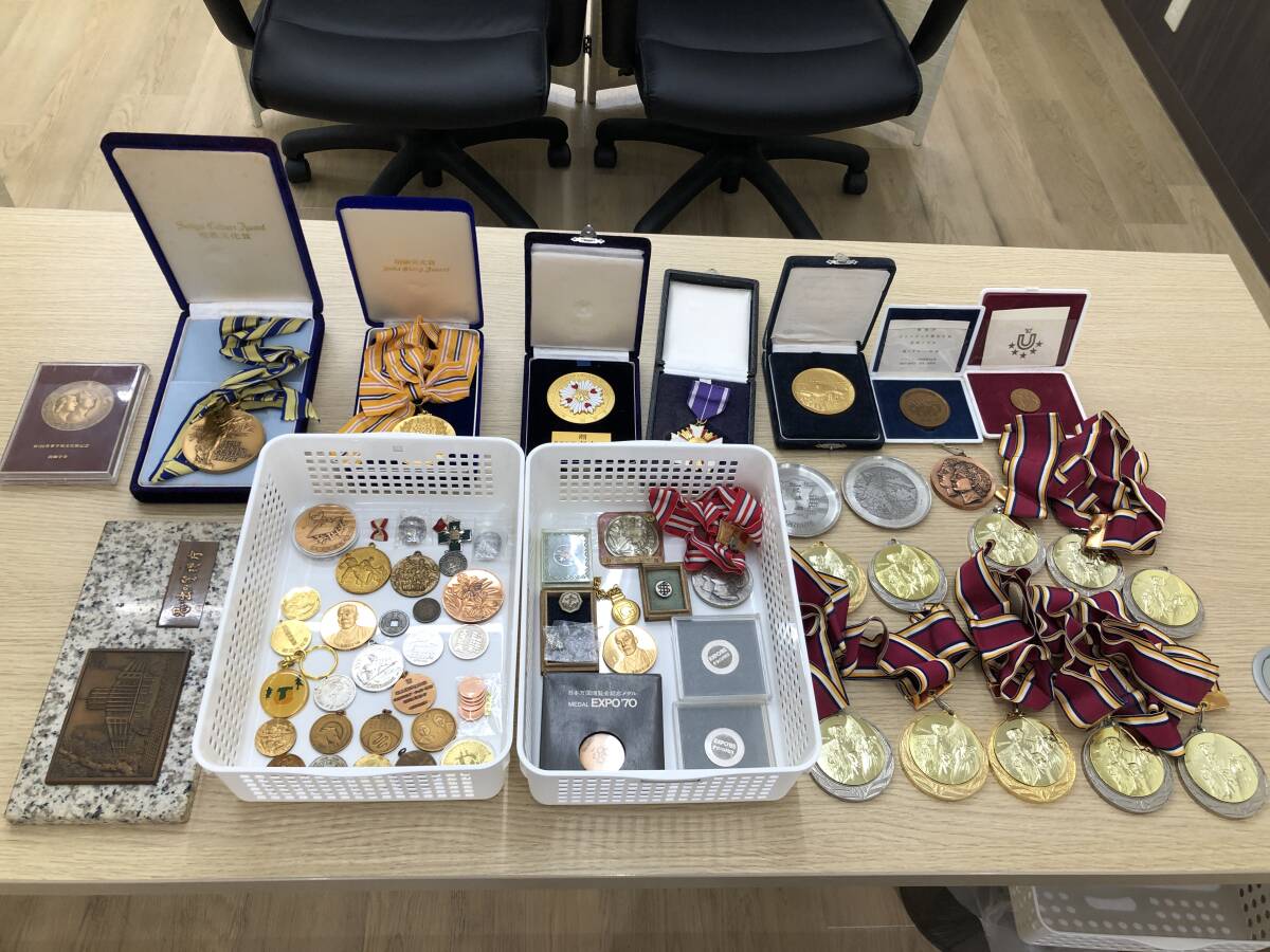 福沢諭吉 メダルの値段と価格推移は？｜2件の売買データから福沢諭吉
