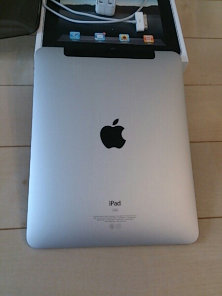初代 iPad 16GB Wi-Fi 3Gモデル