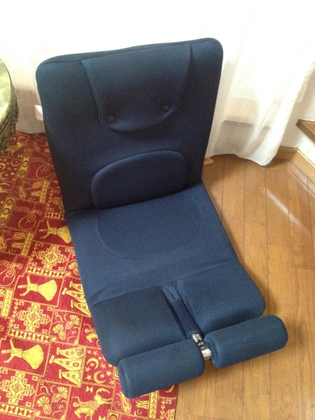 ☆ ミズノ 座椅子 じつは! 腹筋くん 足固定 トレーニング チェア