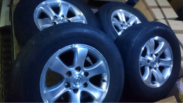 200系ハイエース流用☆トヨタ120プラド純正 4本セット