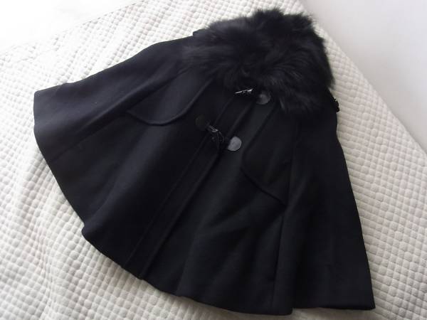 バーバリーブルーレーベルファー付ダッフルポンチョケープ38/152