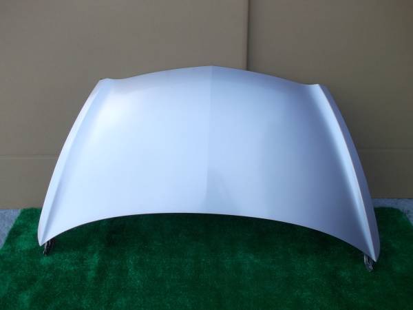 フィット　GD1　ボンネット　ヒンジ付　NH623M　シルバー系