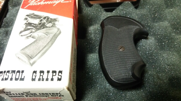 パックマイヤー社製S&W Jフレーム用ラバーグリップ Pachmayr 【公式通販】