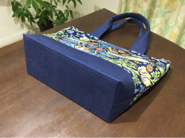 ★トートバッグ★ウィリアムモリスのいちご泥棒柄★ハンドメイド