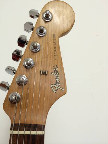☆カートコバーン VANDALISM ストラトキャスター squier Fender