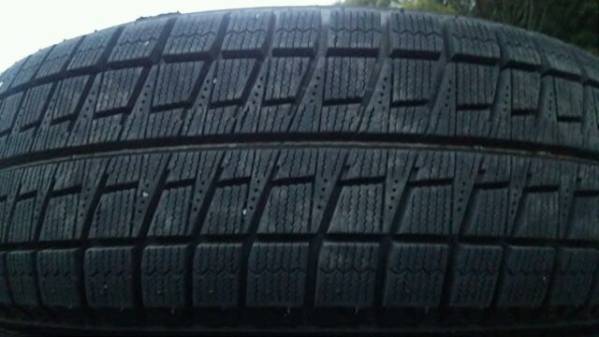 バリ山スタッドレスタイヤ4本185/60R15ブリヂストンREVO2 値下
