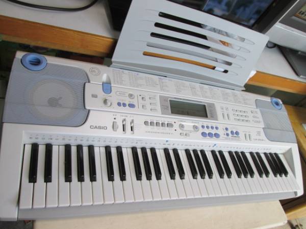 CASIO LK-215 光ナビゲーション キーボード 61鍵盤 T1679206