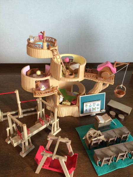 シルバニアファミリーセット★赤ちゃん広場の大きな樹のお家_1