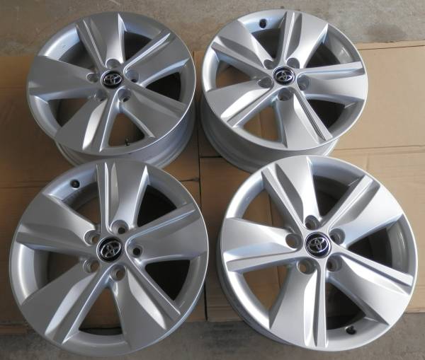 新車外し トヨタ 現行 60系ハリアー純正ホイール 4本 新同美品 新車