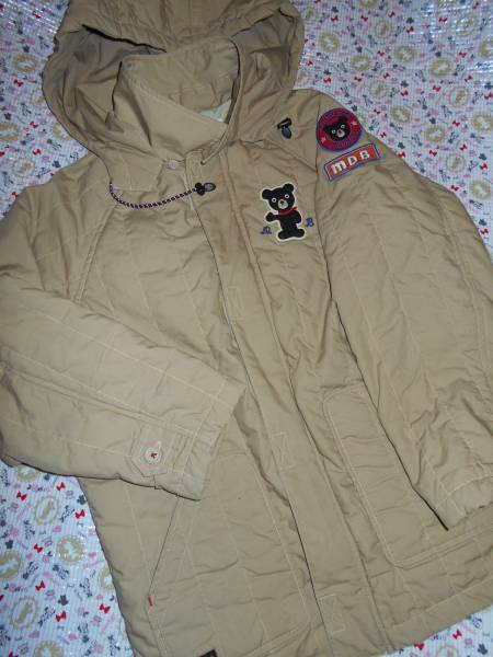 ★USED ミキハウスダブルＢ　ベージュのハーフコート130㎝★