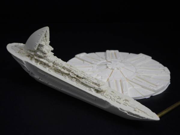 ★☆未組立 未塗装 海外製 プラモデル 宇宙船？船 飛行船？☆★