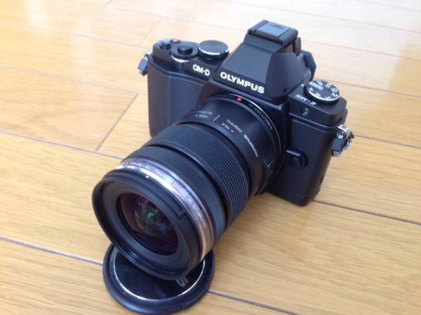 オリンパス OLYMPUS OM-D E-M5 12-50mmレンズキット