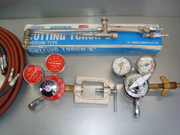 ガス切断機セット 動作確認　酸素・アセチレン 調整器　逆火防止