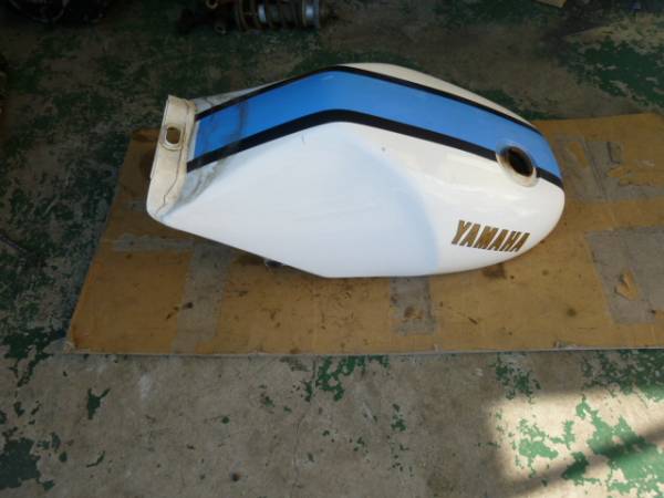 100円セール！　RZ250R　オニギリ　　タンク