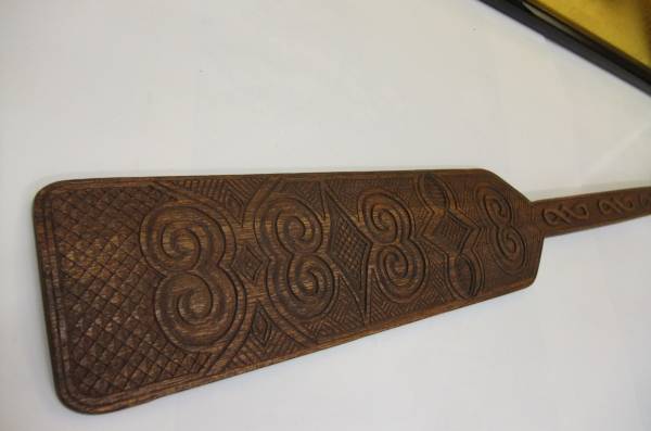 アイヌ工芸品　美しいアイヌ彫　オブジェ　希少品です　