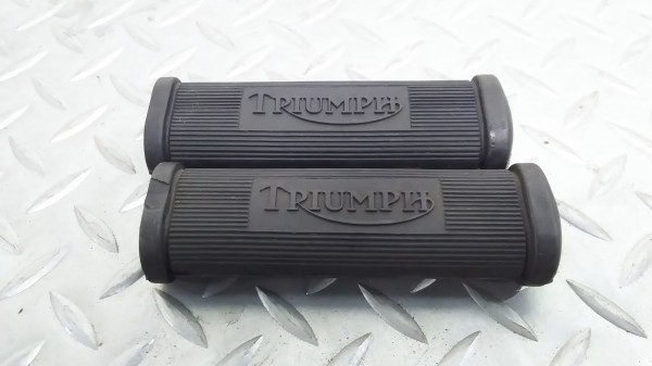 TRIUMPH　トライアンフ　ステップゴム　２　当時物
