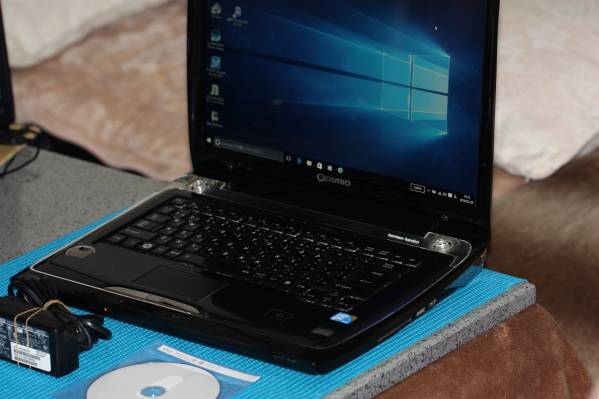 東芝 Qosmio F50/85H PQF5085HLR メモリ4GB Windows10pro64 動作良好