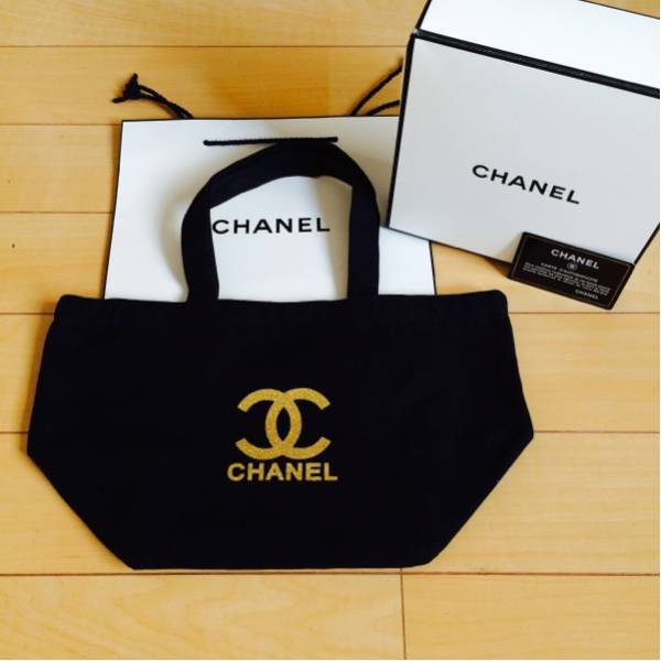 CHANEL 黒　非売品　ノベルティ CHANELシャネル 非売品ノベルティ キャンバスランチバッグ黒 ブランド