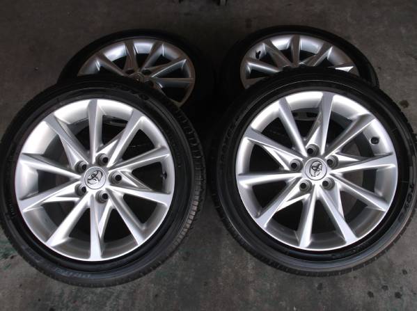 プリウスαツーリングセレクション純正　17インチ　タイヤセット