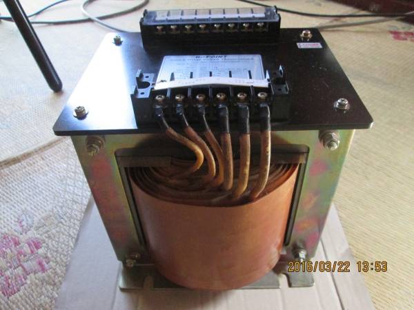 ヒキダトランス社製絶縁トランス