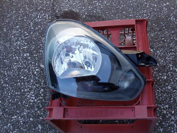 ★　ミラ　イース　ＬA300Ｓ　純正　右　ヘッドライト　ユニット