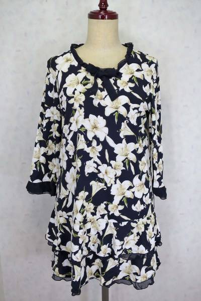 インゲボルグ★ユリ柄の七分袖チュニック