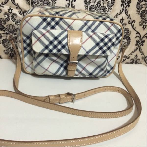 BURBERRY BLUE　LABEL　チェック　ショルダーバッグ　美品　白