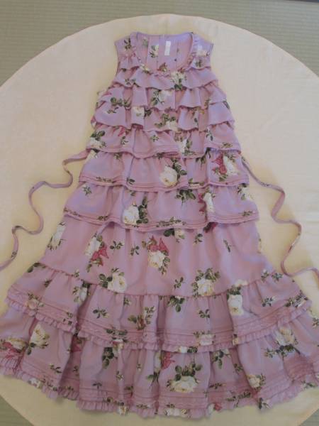 ピンクハウス　　段々ブラウスとスカートの可愛いセット　ピンク