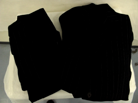 中古品 BOGLIOLI セットアップ ストライプ柄スーツ 紺