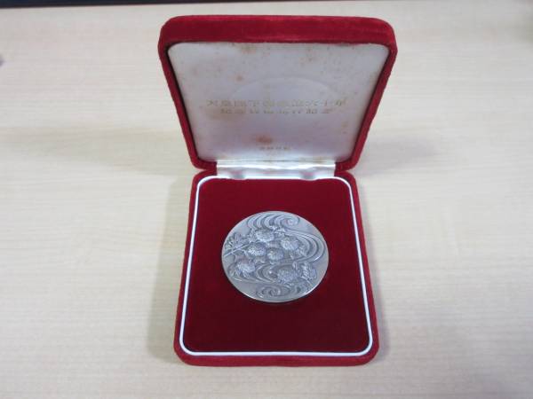 天皇陛下御在位60年 記念貨幣発行記念 純銀メダル 124g 6114