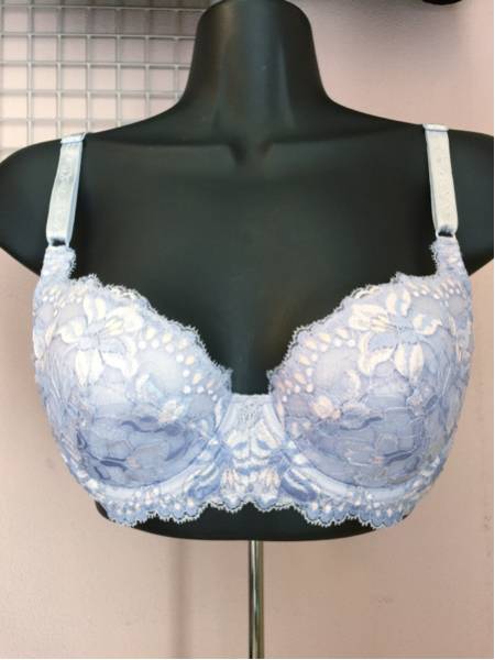 シャルレ 新品 美品 未使用 補正下着 レース かわいい 水色 C75