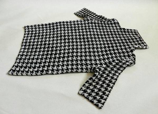 極美品！スペッチオのプリーツ半袖カットソー：千鳥格子柄＊Ｍ