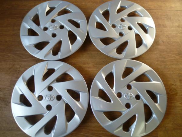 【F165】アクア NHP10 ホイールキャップ4枚 送料込 新車外し