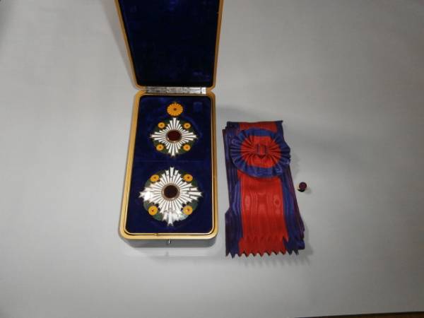 大勲位菊花大綬章(勲章)｜売買されたオークション情報、Yahoo