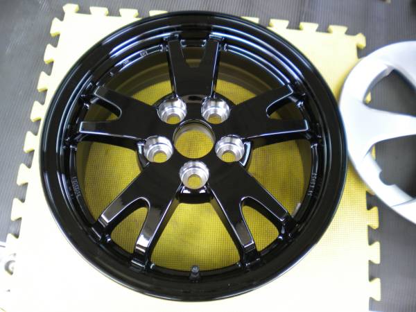 新車外し 30後期プリウス純正 アルミホイール 1本 キャップ付③