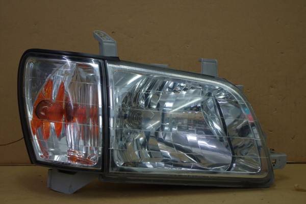 ライトエースノア SR40G 右ヘッドランプ