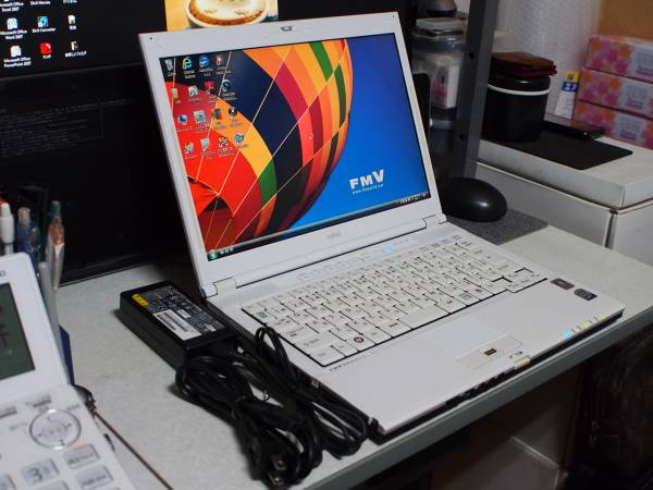 FUJITSU FMV BIBLO MG/C70(C2D P8400/2GB/320GB/DVD-M/13.3)