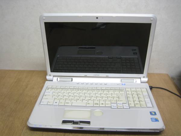 AH700/5B FMVA705BW Core i5 簡易検査 ジャンク品 LIFEBOOK AH700⁄5B