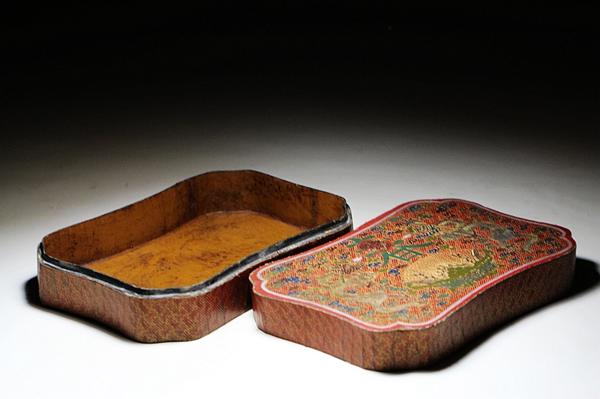 清代乾隆年製 描金龍図 漆器 香盒 ケース 27cm H1812