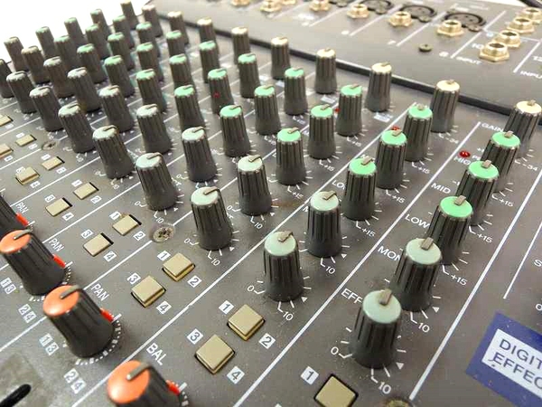 ジャンク YAMAHA MX12/4 アナログ ミキサー 12ch入力 T1947776 YAMAHA