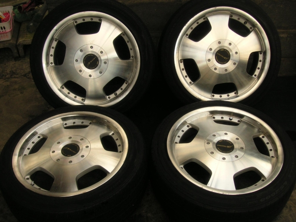 Stich Precious 18×8 +30 139.7○ラジアル 225/45R18 4本