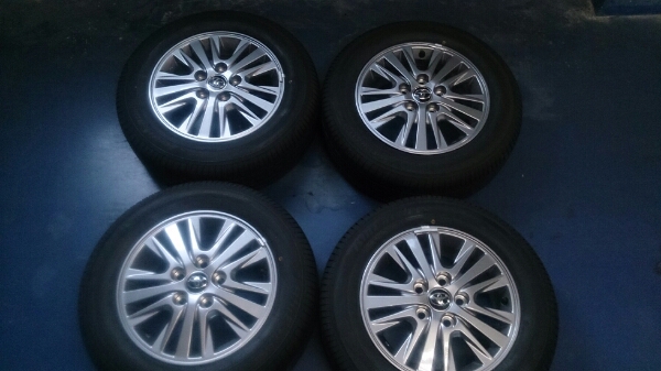 【新車外し】トヨタ エスクァイア 純正アルミ&タイヤ 美品