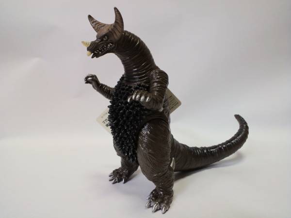 バンダイ　ウルトラマンパワード　パワードゴモラ　タグ付き