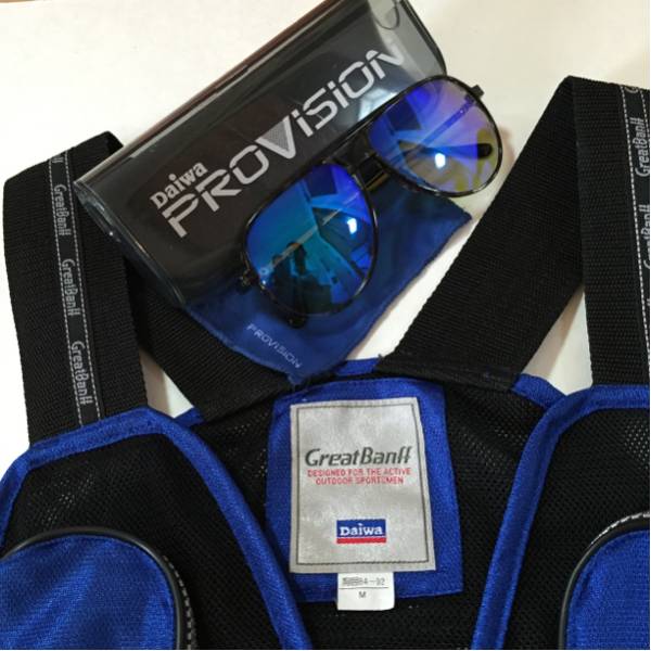 【未使用】ダイワ メッシュベスト ダイワサングラスおまけ付き
